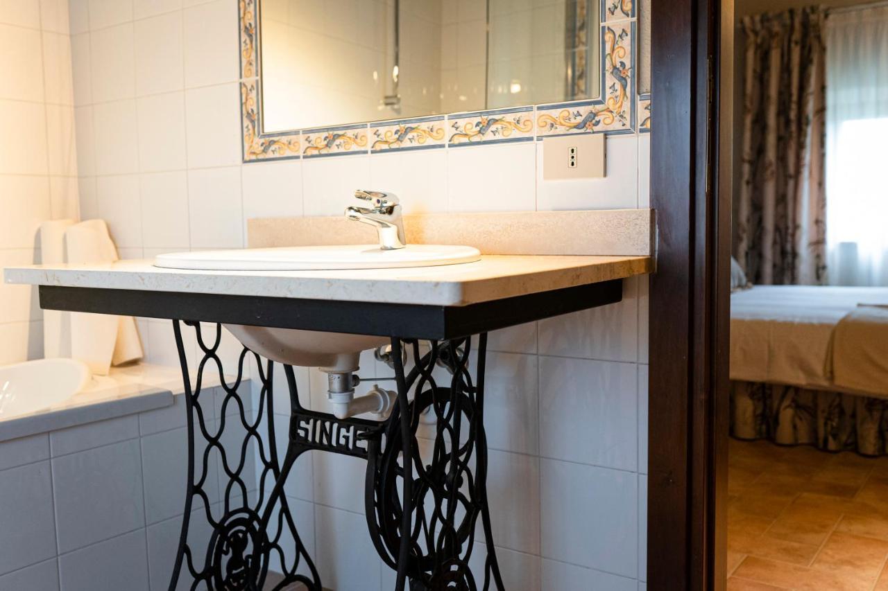 Acqua Di Civita Beauty & Rooms In Mercatello Bagnoregio Bagian luar foto